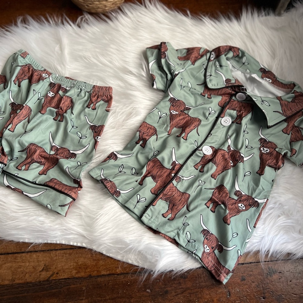 Western Highland Cow Short Sleeve Pajama Set